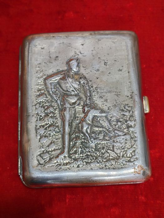 Шкатулка и другие предметы СССР