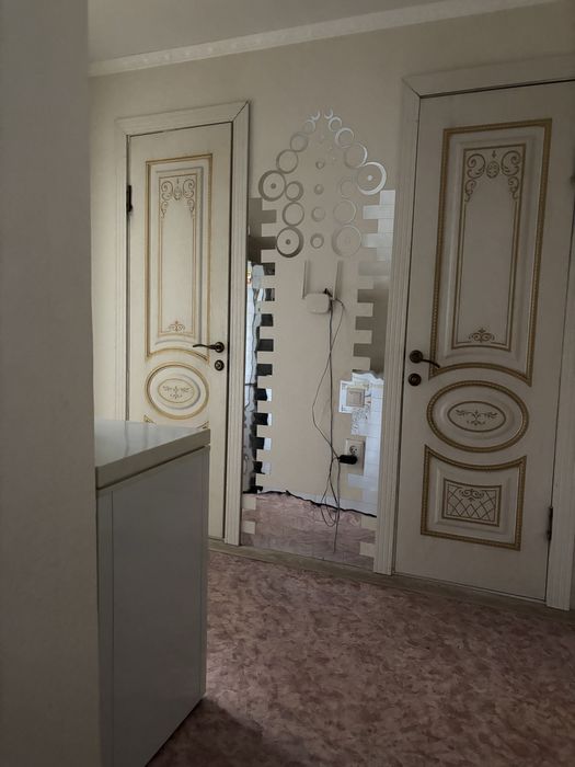 Продам двухком кв в 12 мкр