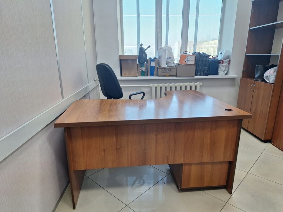 Продам офисный стол