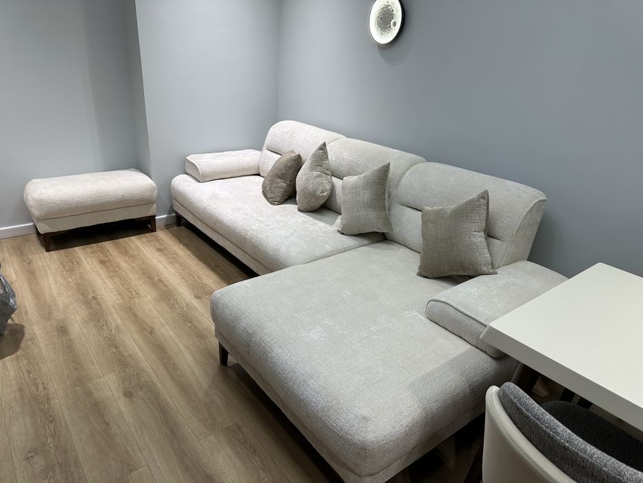 Угловой диван для гостей