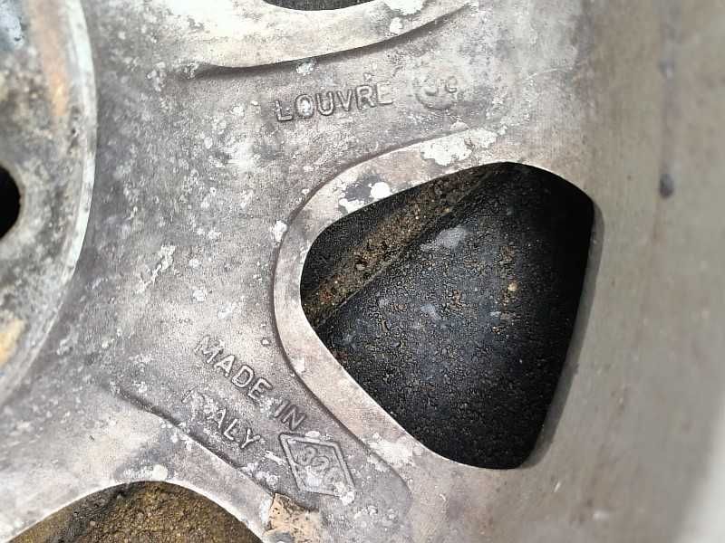 Продам оригинальные легкосплавные диски на Renault