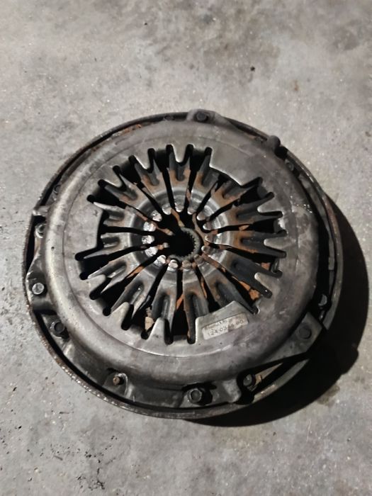 Съединител със маховик свален от Мазда 6 2.0 дизел