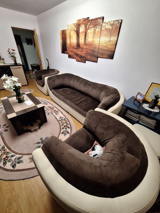 Set canapea extensibila și doua fotolii