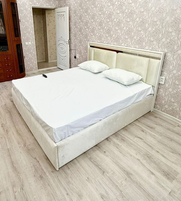 Кровать только спальный с матрасом