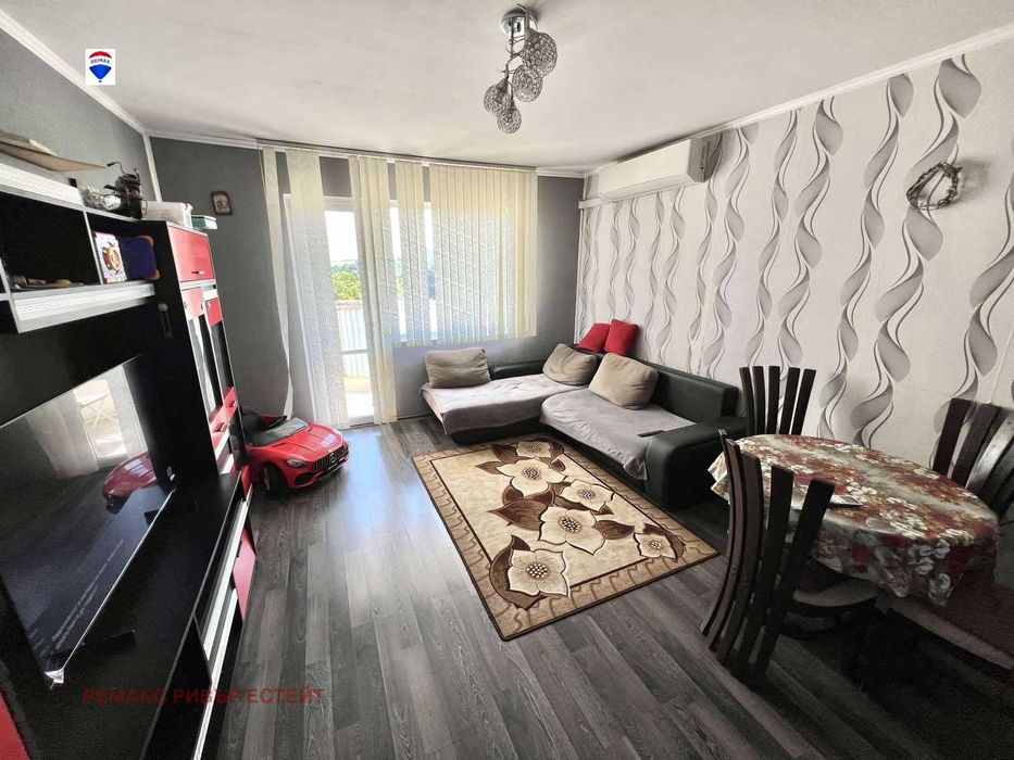 Продава се Четиристаен апартамент в Русе, Дружба 3 - 98 кв.м за 1173 €/кв.м - Снимка #1