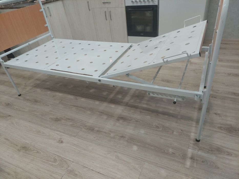 Медицинская кровать