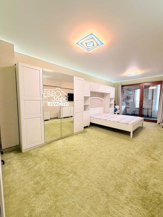 Двуетажна Къща с гараж за продажба в град Стара Загора