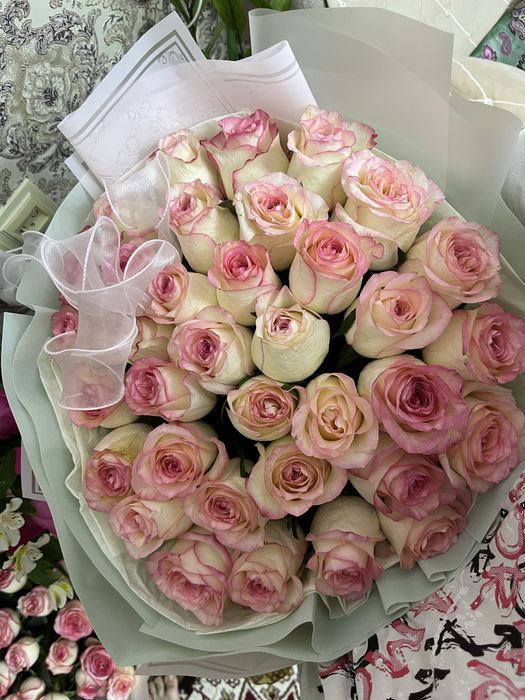 8000тг 35шт голландские розы