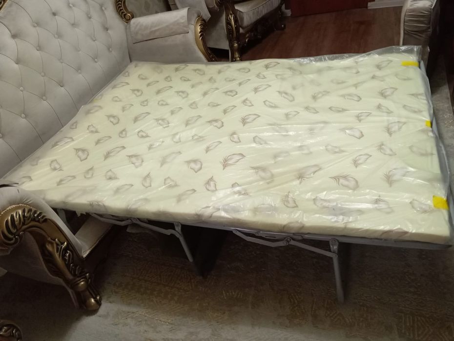 Раздвижной диван и кресло