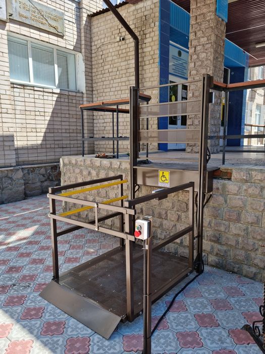 Вертикальные подъёмники (пандус) для инвалидов