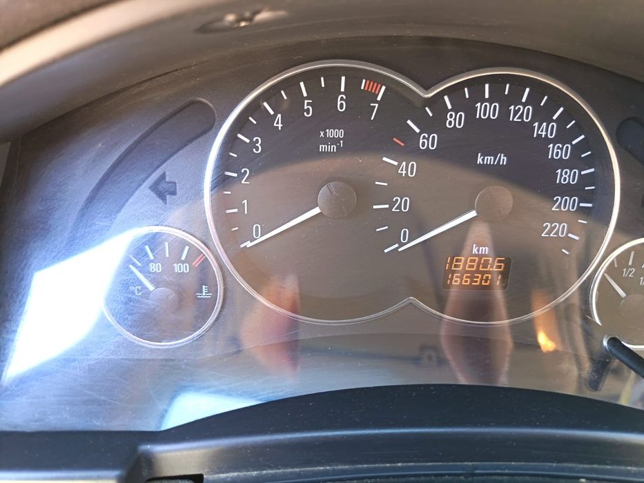 Vând Opel Meriva