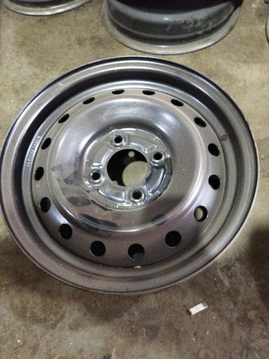 Продам 2 диска на 15 разболтовка 4*114.3