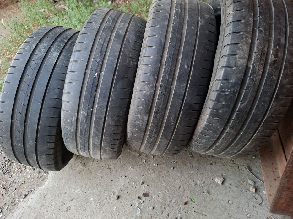 Продам шины 205/55/16 гудиер