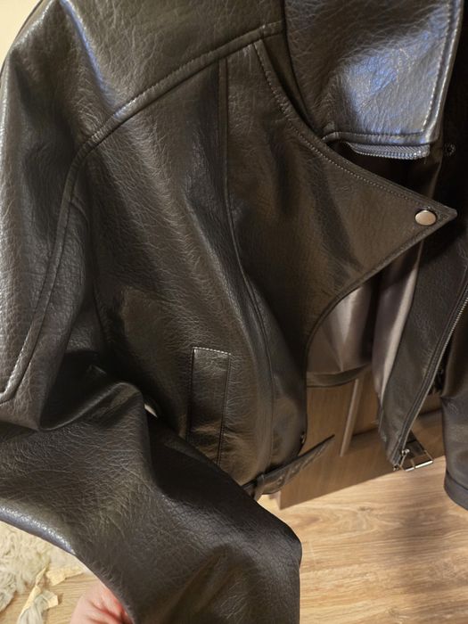 Тъмно кафяво кожено яке