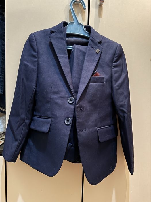 продам школьный костюм