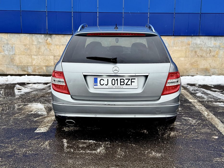 Vand sau schimb Mercedes C220 W204