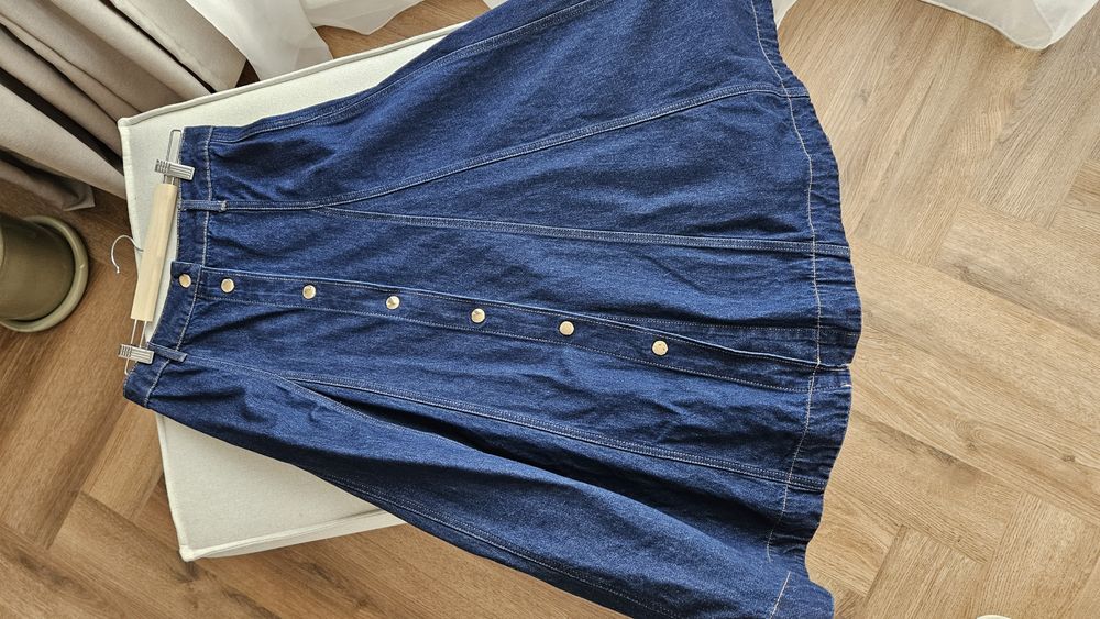 H&M Дънкова разкроена пола с копчета М размер