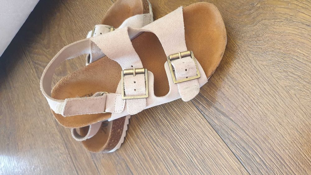 Детски сандали Zara