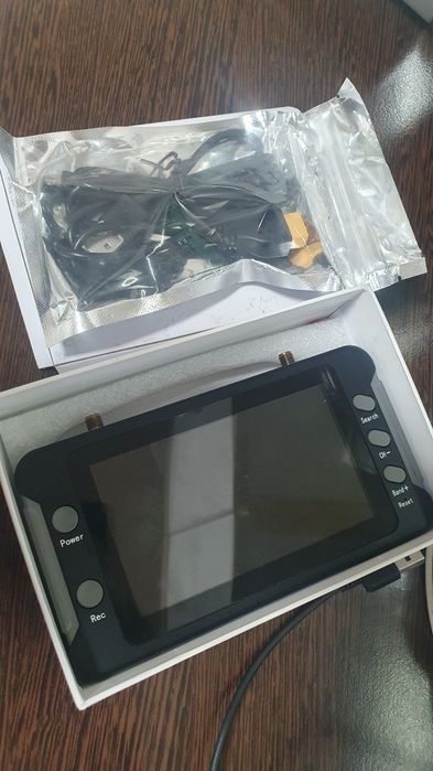 Monitor FPV 4.3 inch 5.8GHz cu DVR (Înregistrare Video) – NOU