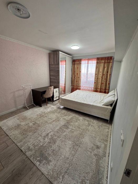 Сдаётся 2 ком квартира на Кадышева базаре