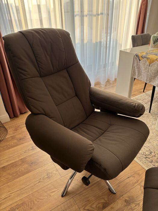 Fotoliu de relaxare + taburet, stare excelentă – ca nou