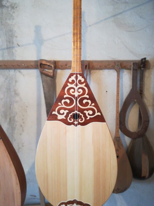 Домбыра сатылады