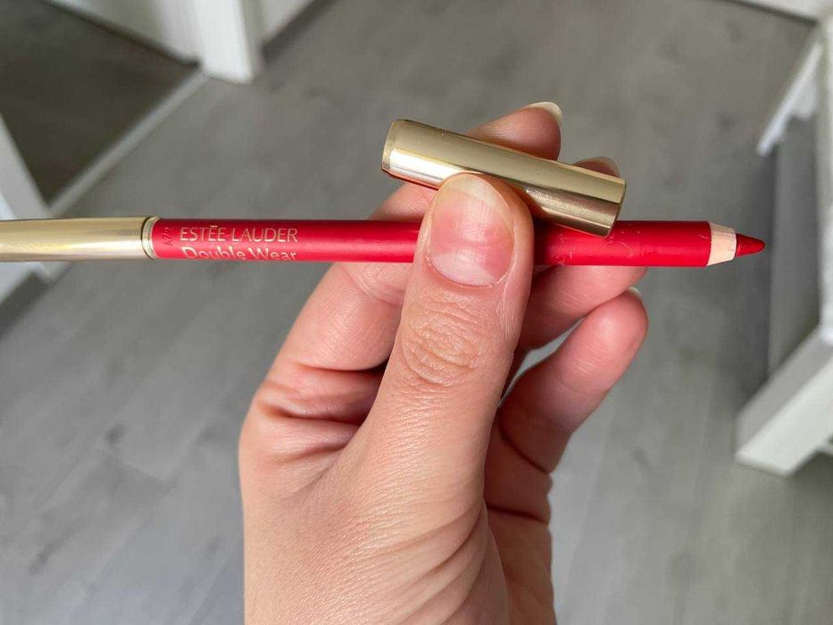 Estée Lauder
Double Wear 018 Red 24H Stay-in-Place Lip Liner creion