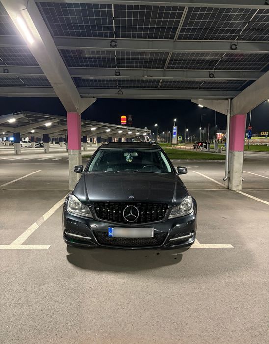 Mercedes C200 W204 Facelift
An Fabricatie 10/2012 
Km reali si verific