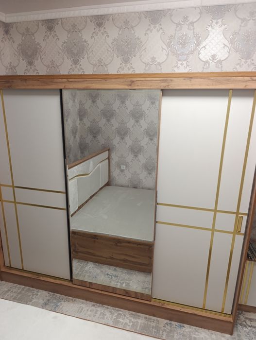 Shkaf kupe  uzunligi 240sm buyi 205 sm