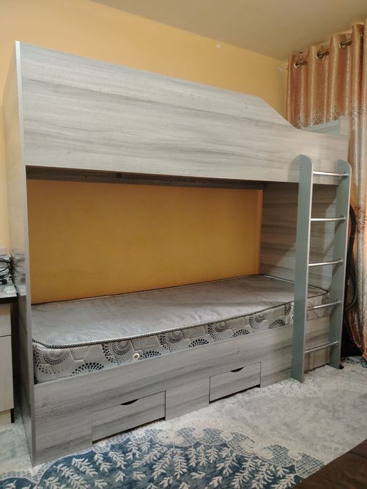 Кровать сотилади