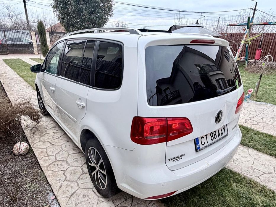 VOLKSWAGEN Touran 2012 — imagine 4