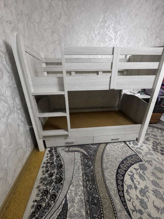 Продается двухэтажная кровать