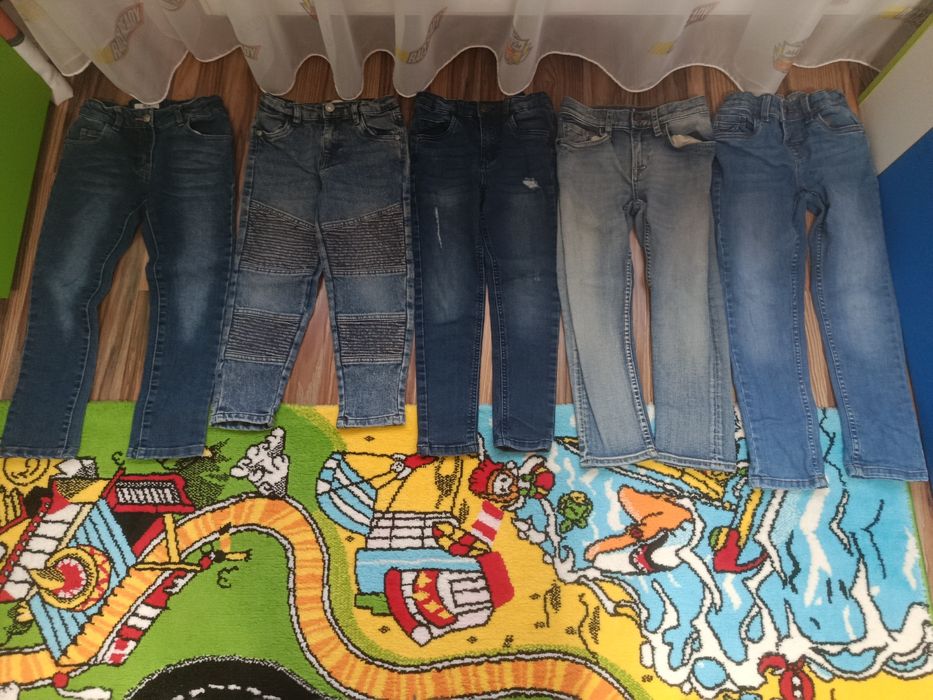 Blugi băieți 4 - 6 ani