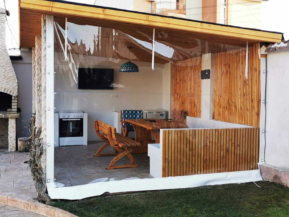 Ветроупорни завеси, навеси, покривала