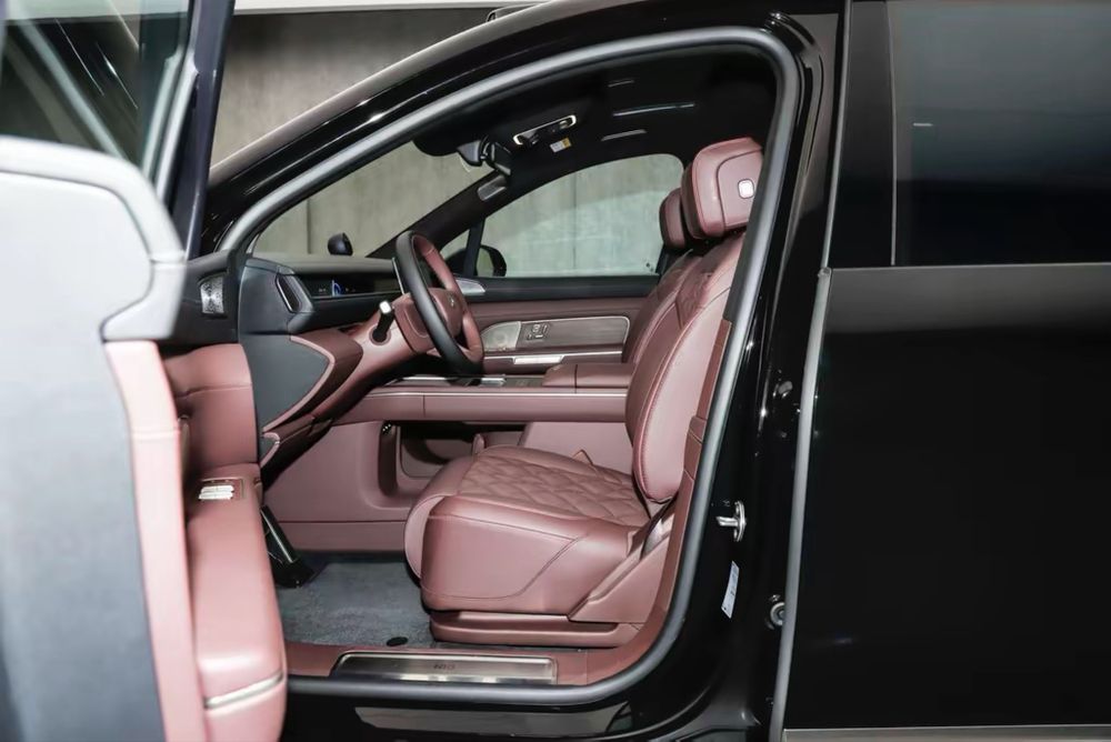 NIO ES8 Signature Edition в максимальной конфигурации