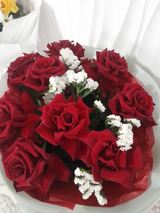 Әдемі гүл шоқтарын сатамын