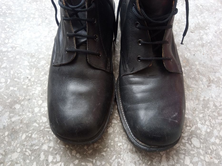 Кожени обувки Garant от социализма