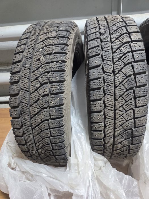 Продам зимнюю б/у резину.