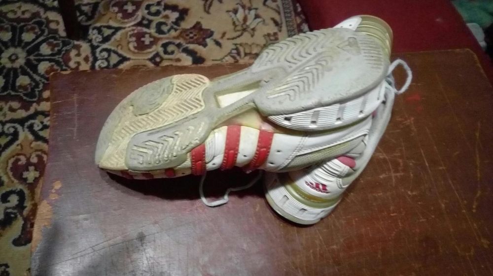 Кроссовки унисекс 38 размера