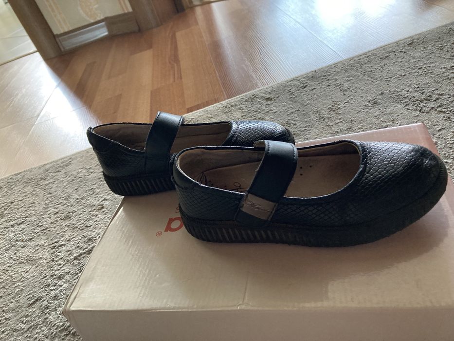 Школьный туфли