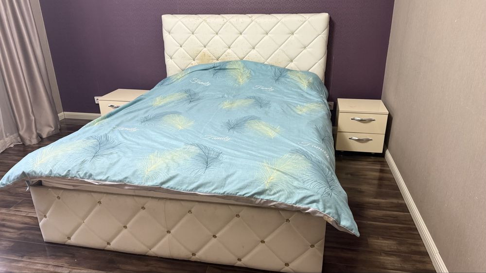 Продам спальный гарнитур