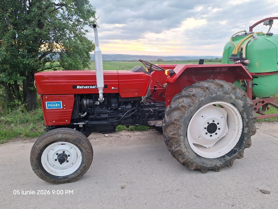 Tractor Universal 445 af:1995 Carte Ro!