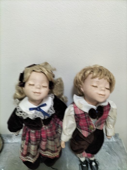 Продам коллекционные фарфоровые куклы.