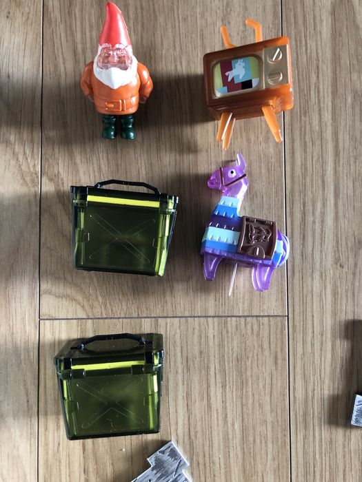 Fortnite башня с аксессуарами