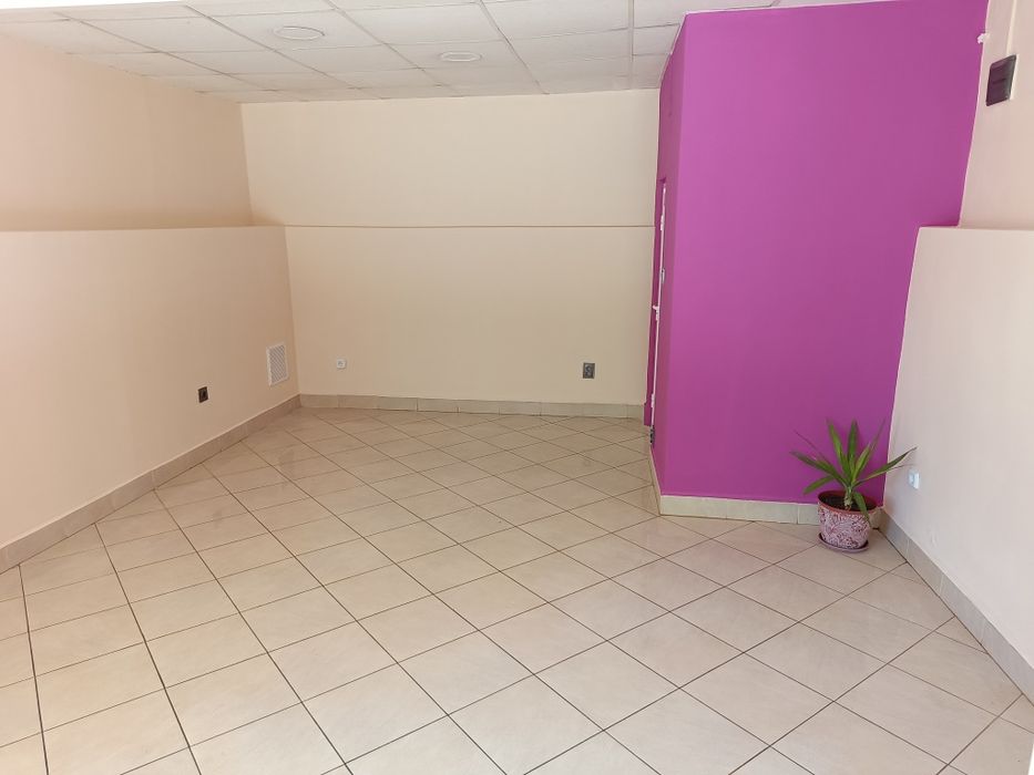 Дава се под наем Магазин в Шумен, Добруджански - 29 кв.м за 248.88 € - Снимка #4