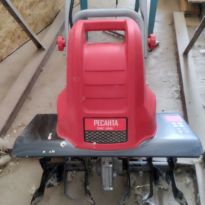 Культиватор ,для работы.