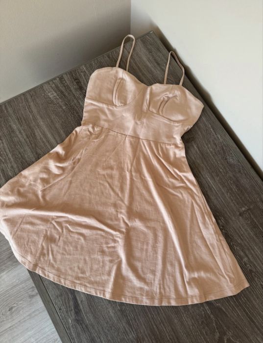Rochița Asos, subțire