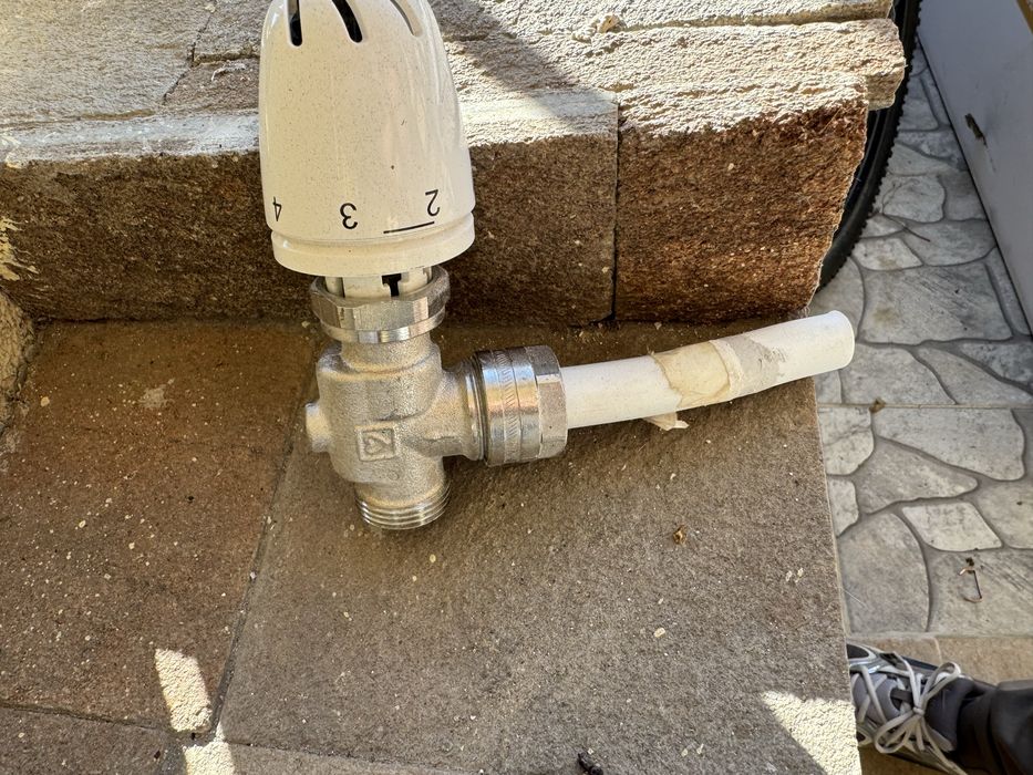 Алуминиев радиатор Перфектен + кран Herz