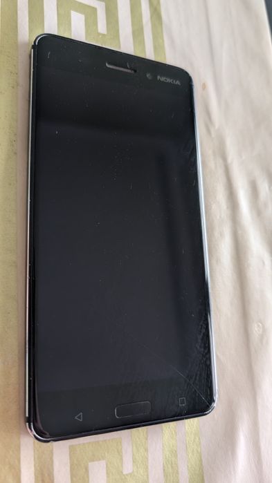 2 смартфона в хорошем рабочем состоянии