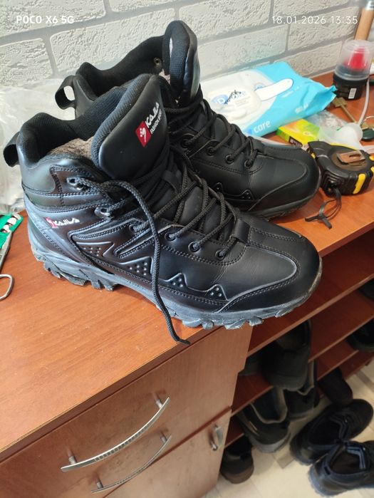 Продам ботинки зимние